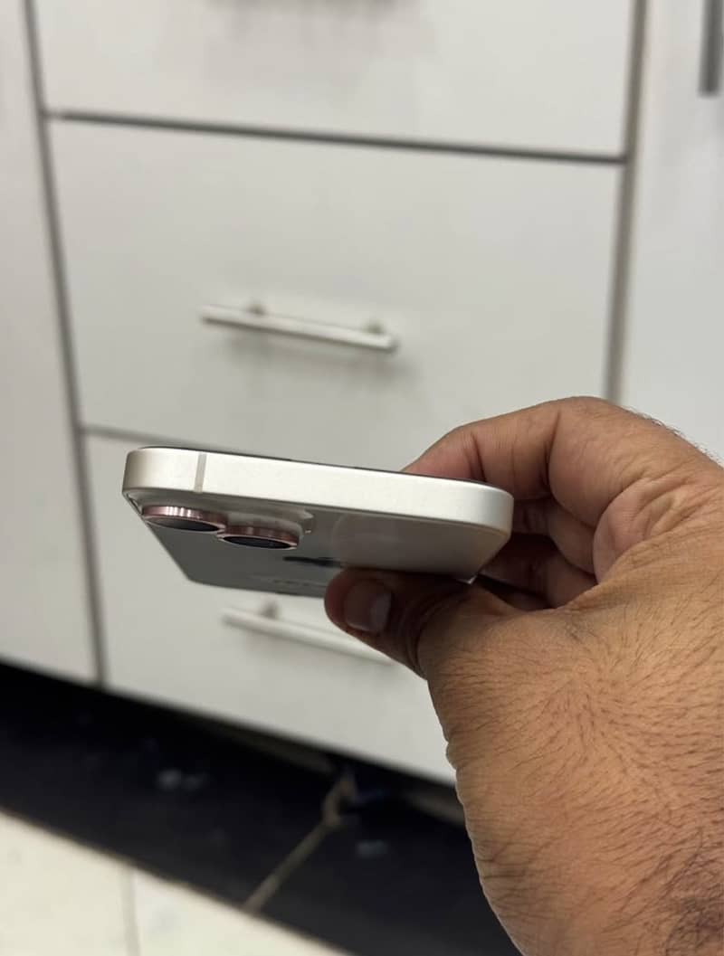 Apple iPhone 14 6