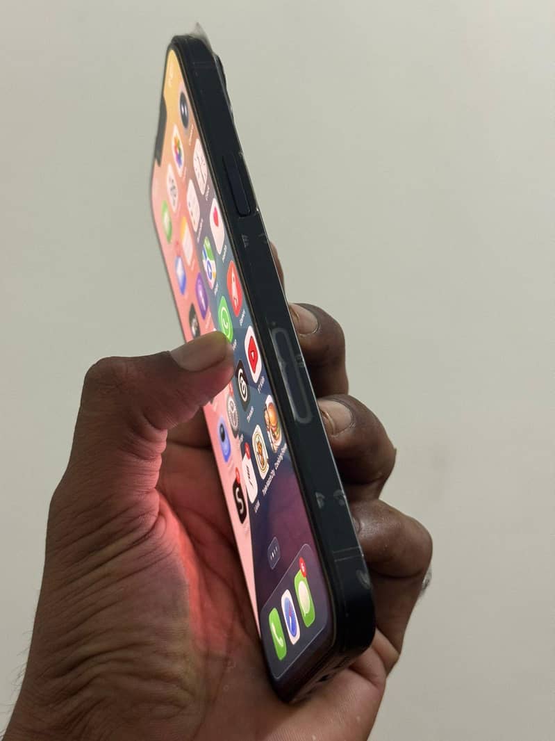 Apple iPhone 14 plus 3