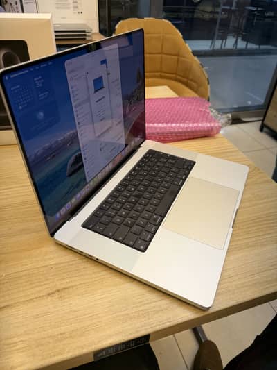 Macbook Pro 16" M4 pro Chip 24/512GB