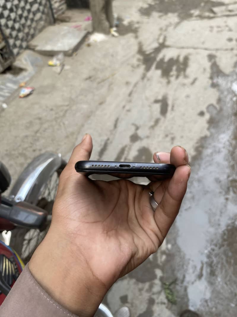 Apple iPhone XR 3
