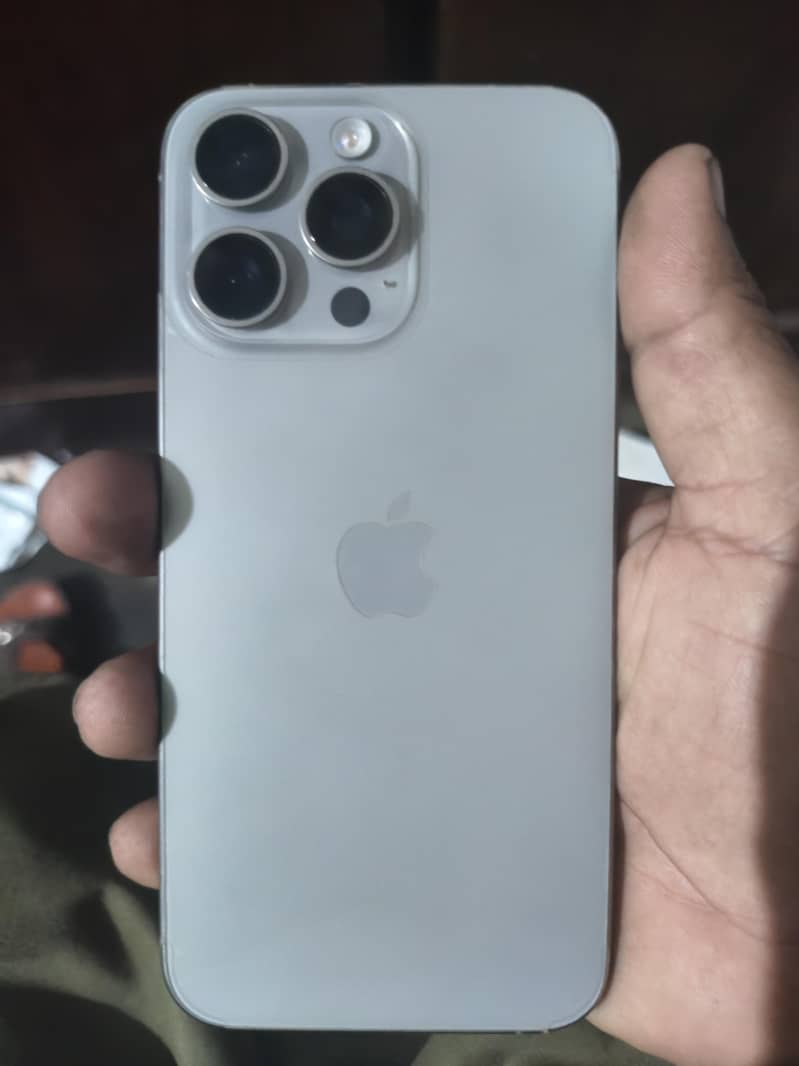 Apple iPhone 15 Pro Max 0