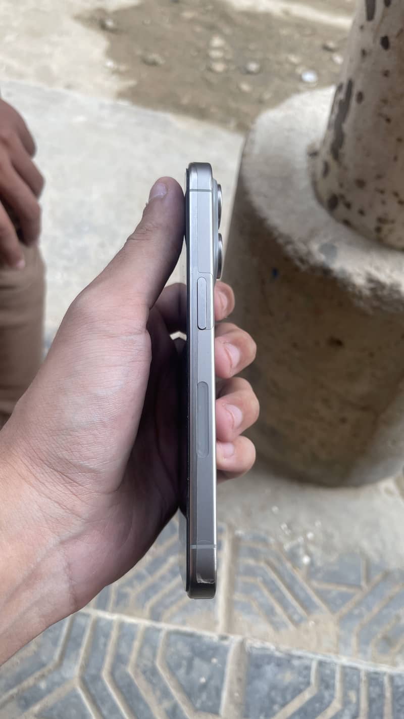 Apple iPhone 15 Pro 1