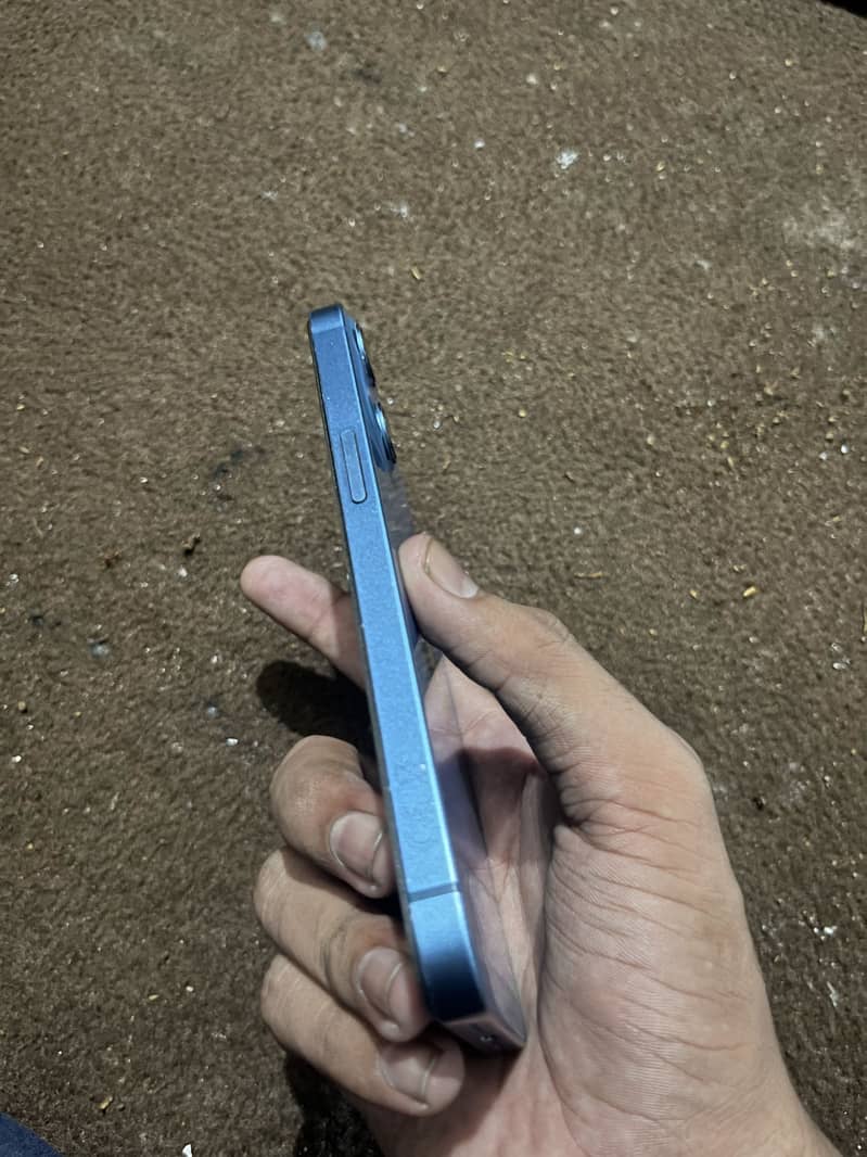 Apple iPhone 13 1