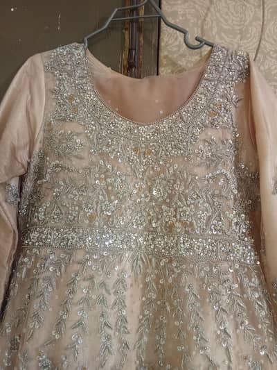 bridal party wear maxsi for sale condition 10/9 size midum to larg