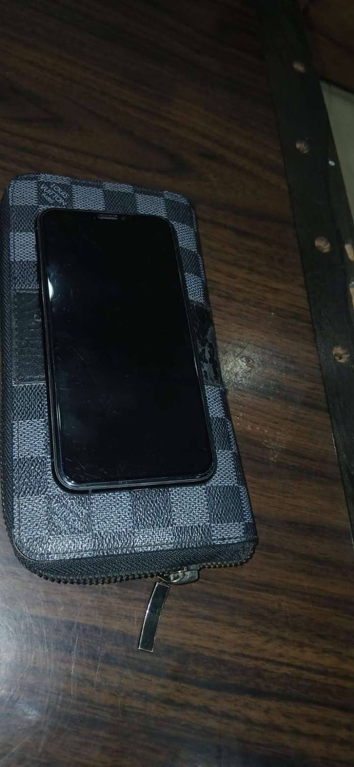 Apple iPhone 11 Pro 1