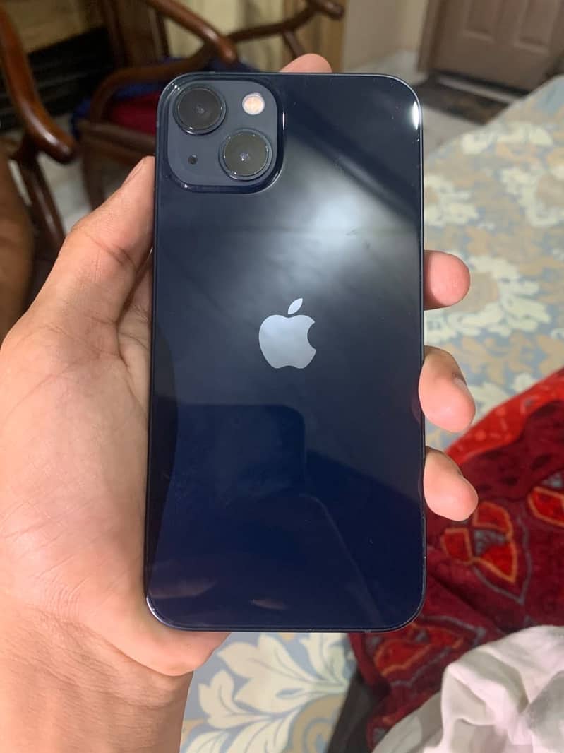 Apple iPhone 13 0