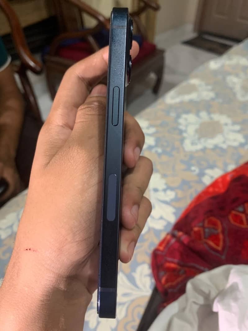 Apple iPhone 13 3