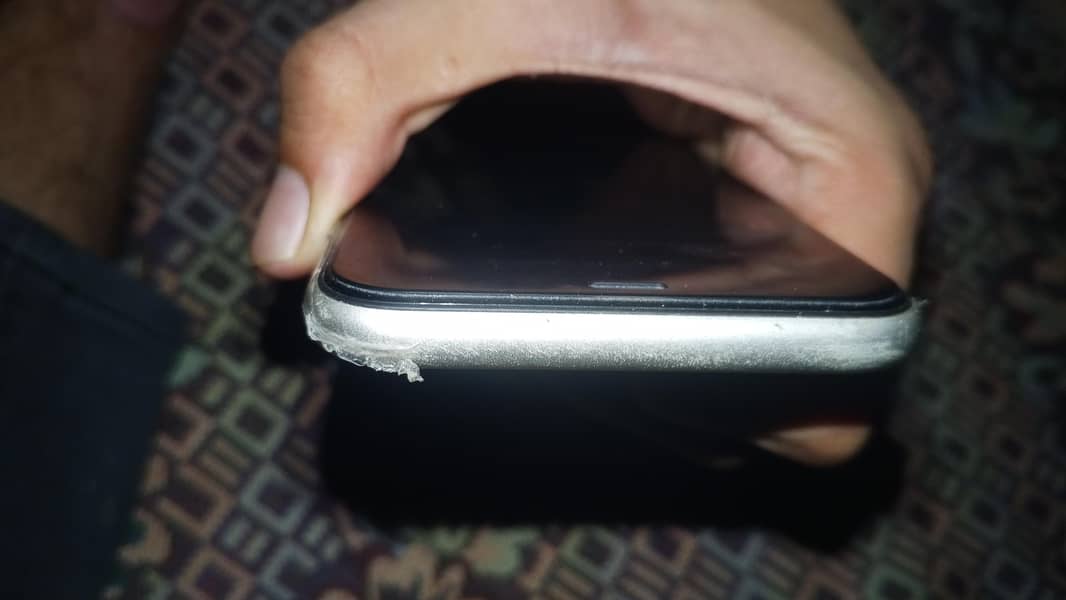 Apple iPhone 11 3