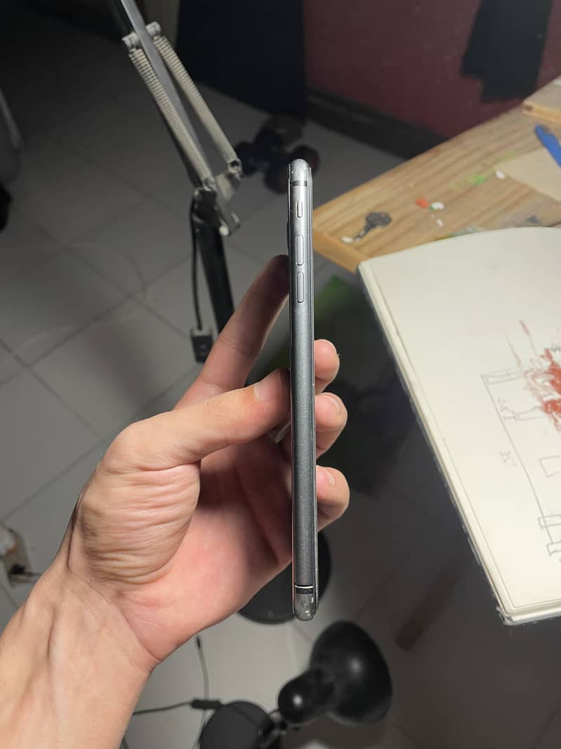 Apple iPhone 8 Plus 4