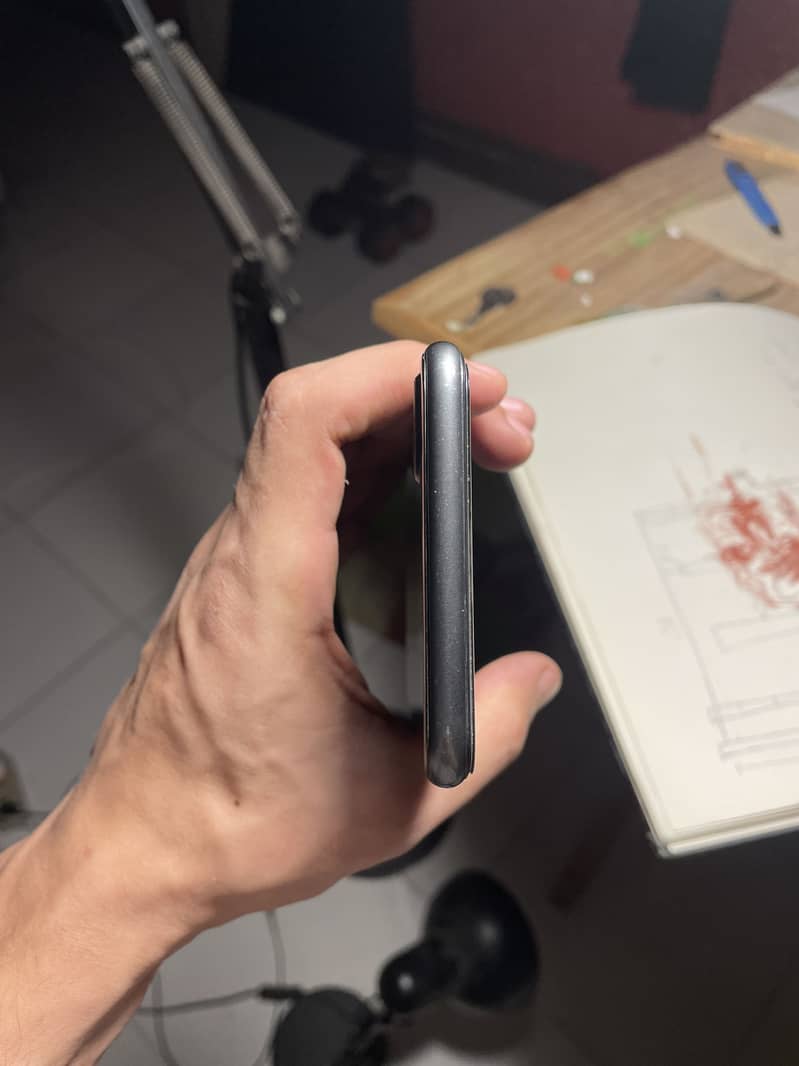 Apple iPhone 8 Plus 5