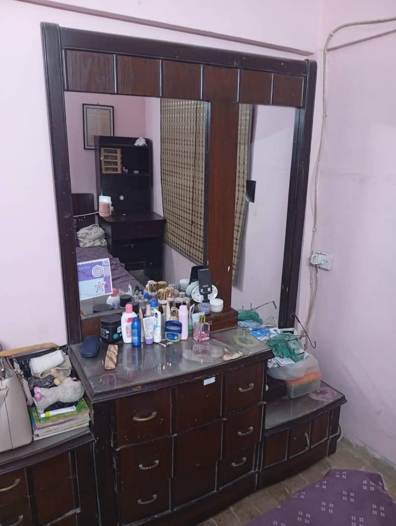 Habit dressing table 2