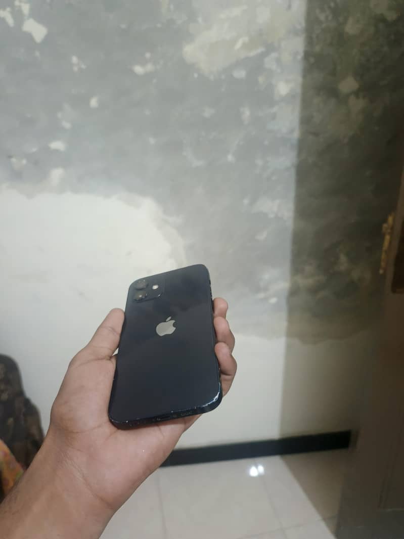 Apple iPhone 12 1