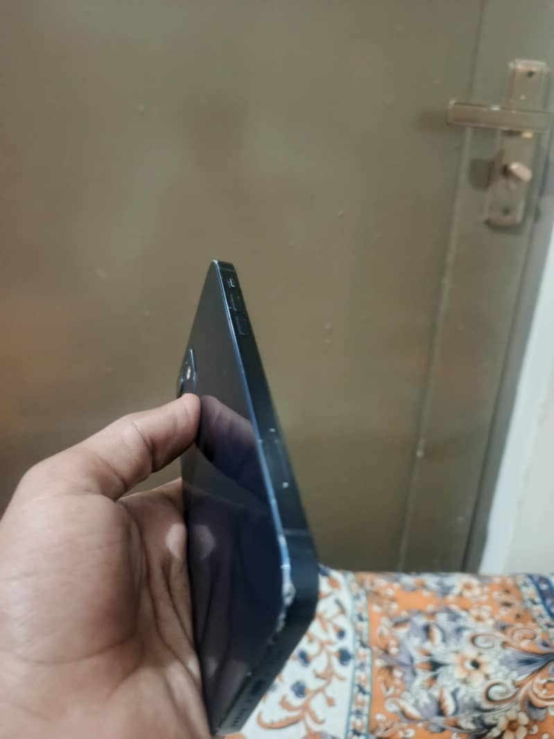 Apple iPhone 12 13