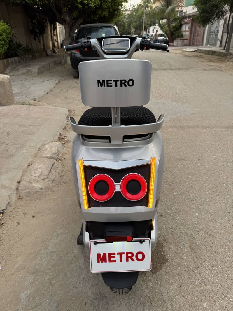 Metro M6 0