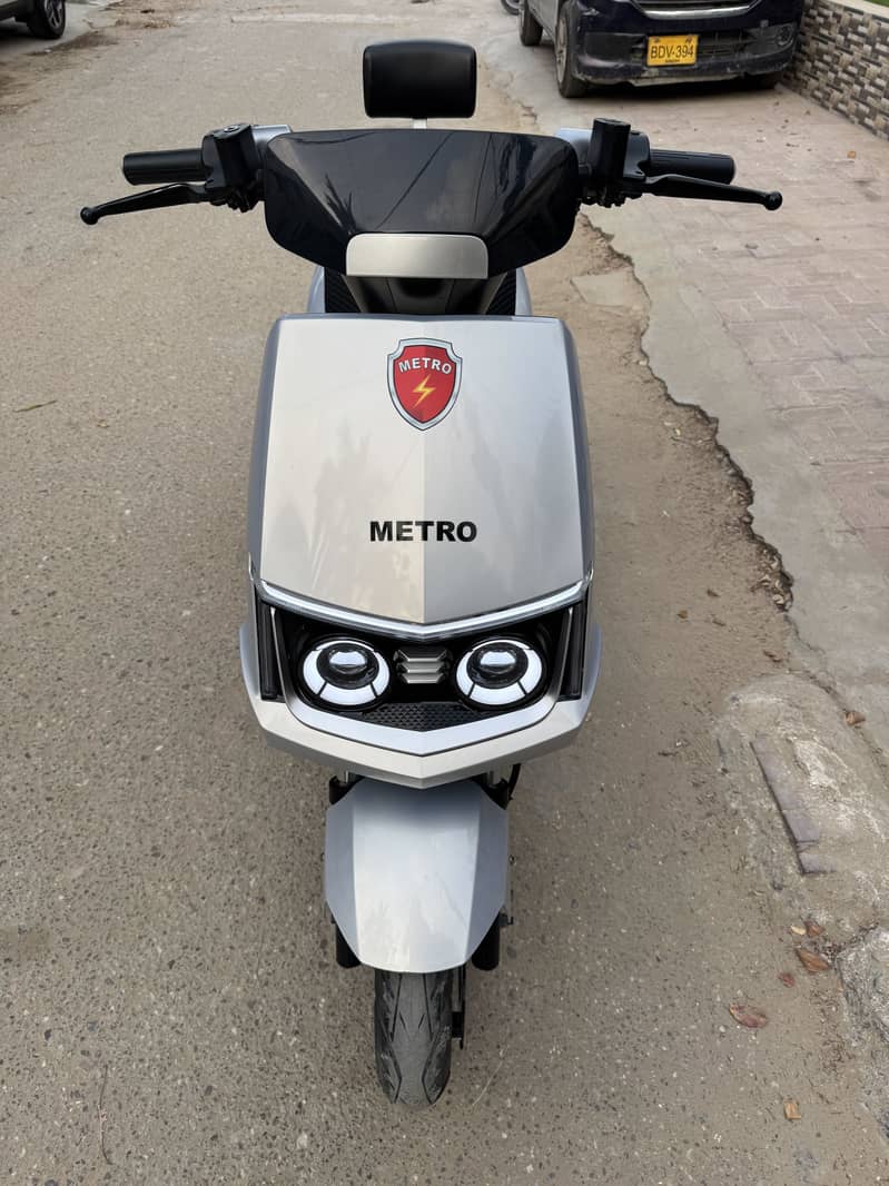 Metro M6 3