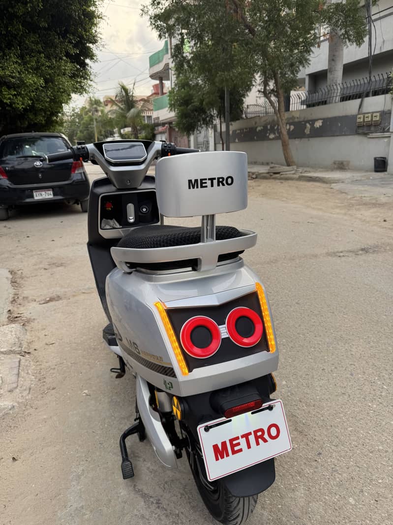 Metro M6 6