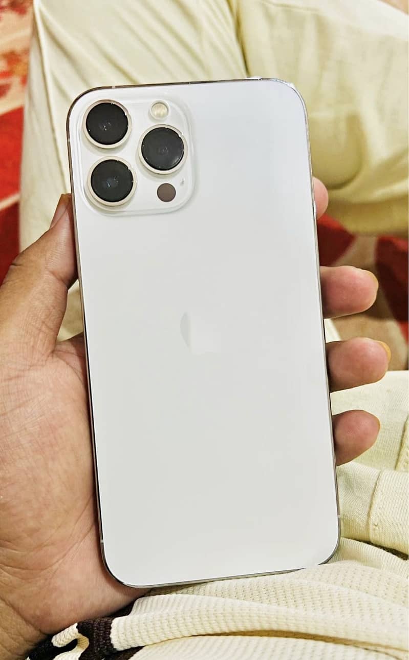 Apple iPhone 13 Pro 1