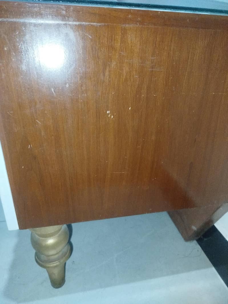 2 Side table for sell 1