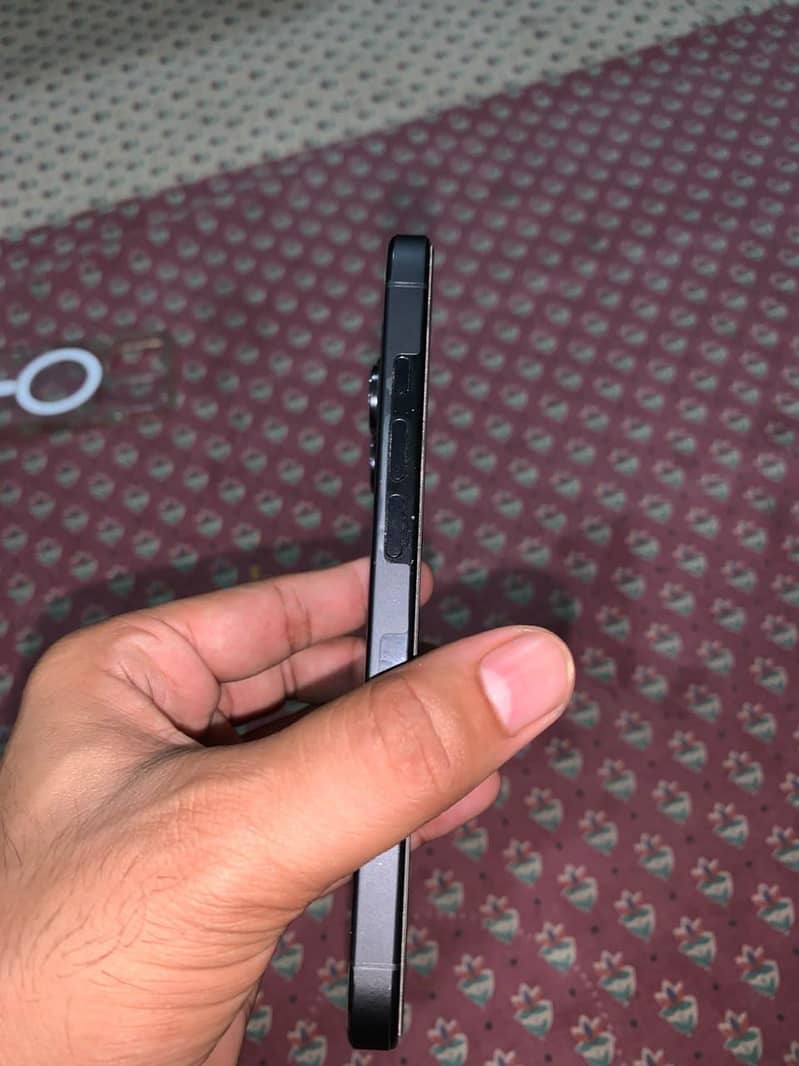 Apple iPhone 16 Pro 5