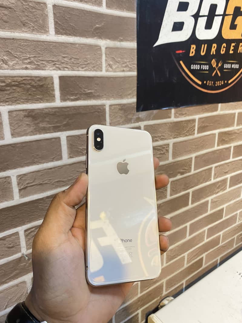 Apple iPhone XS Max 2