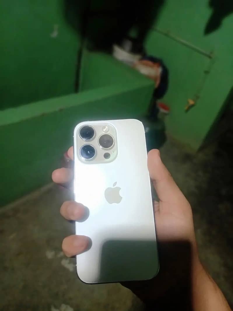 Apple iPhone 14 Pro 1