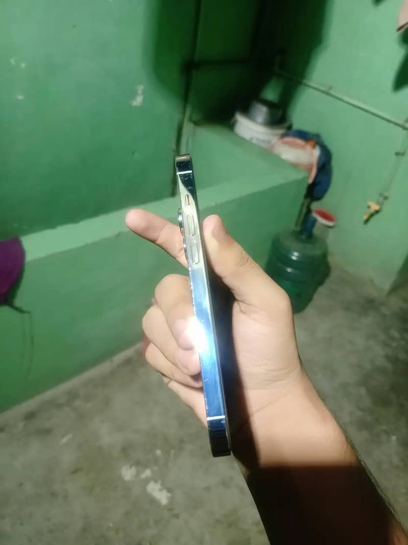 Apple iPhone 14 Pro 2