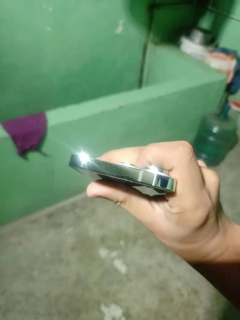 Apple iPhone 14 Pro 3