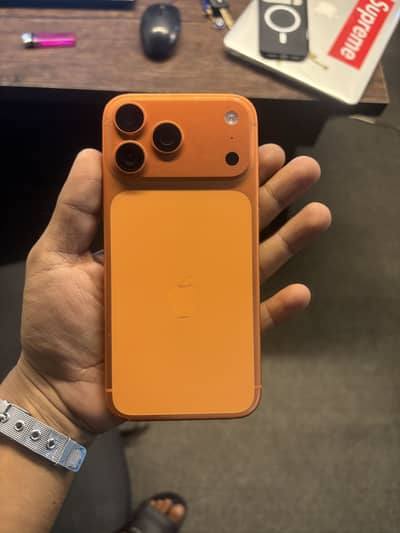 Iphone 17 pro max cosmic orange