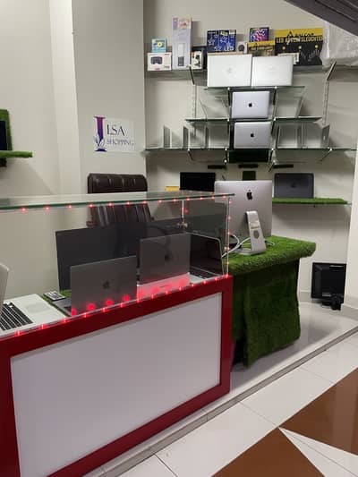 Display counter for sell led lagi wi is par 10k wali sath dedunga