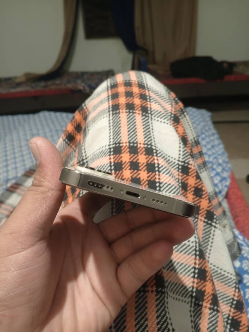 Apple iPhone 14 Pro Max 1