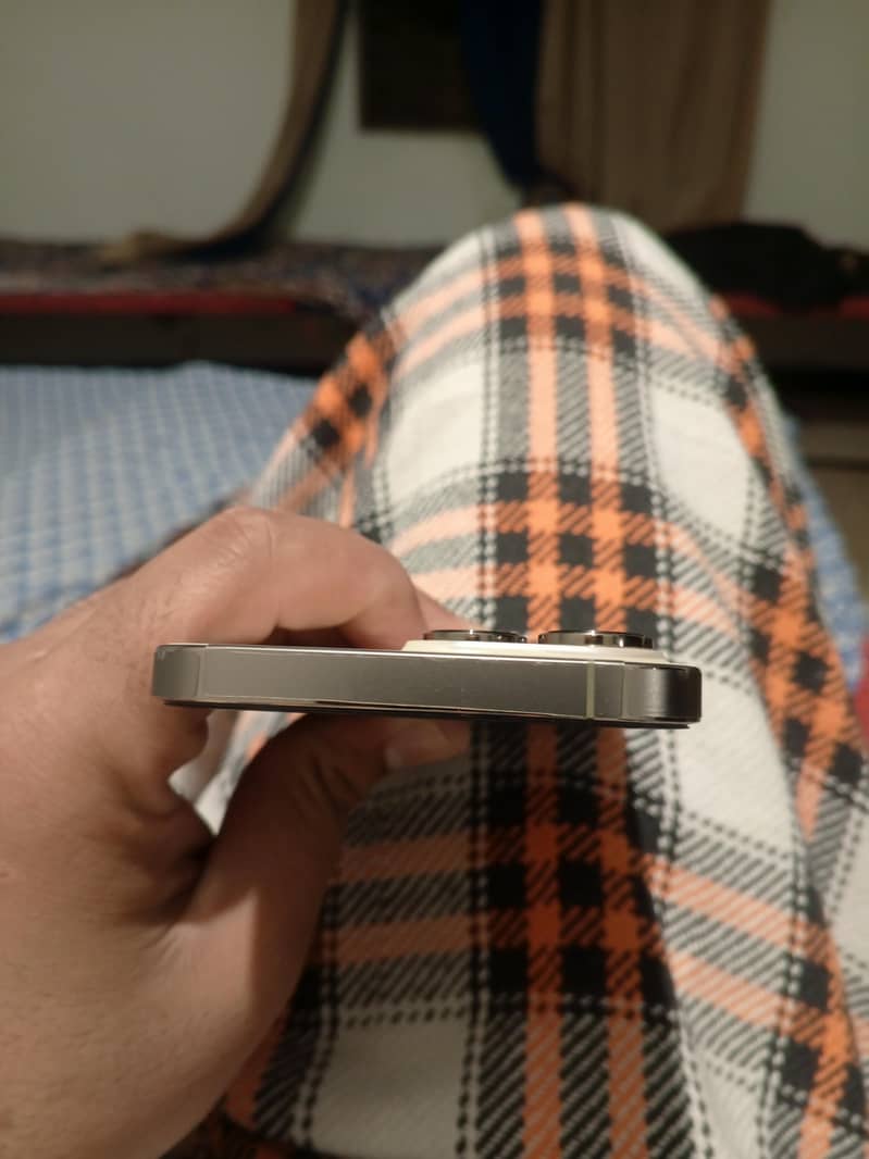 Apple iPhone 14 Pro Max 4