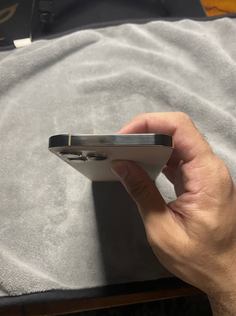 Apple iPhone 12 Pro Max 6
