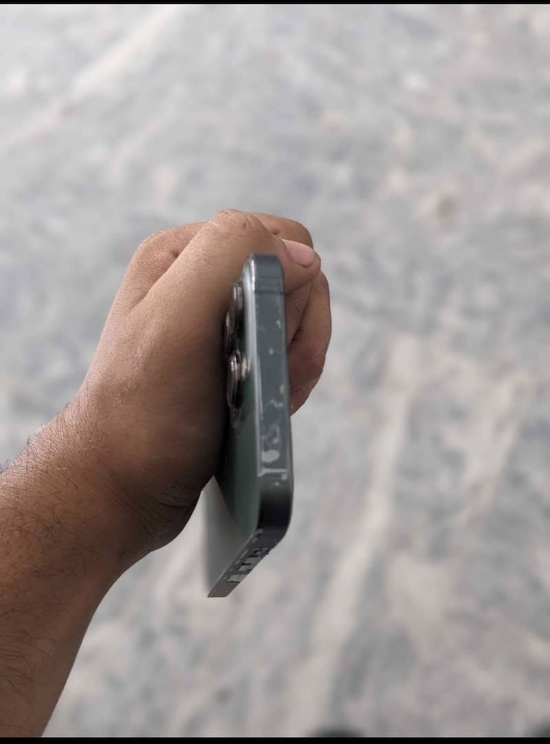 Apple iPhone 13 Pro 4