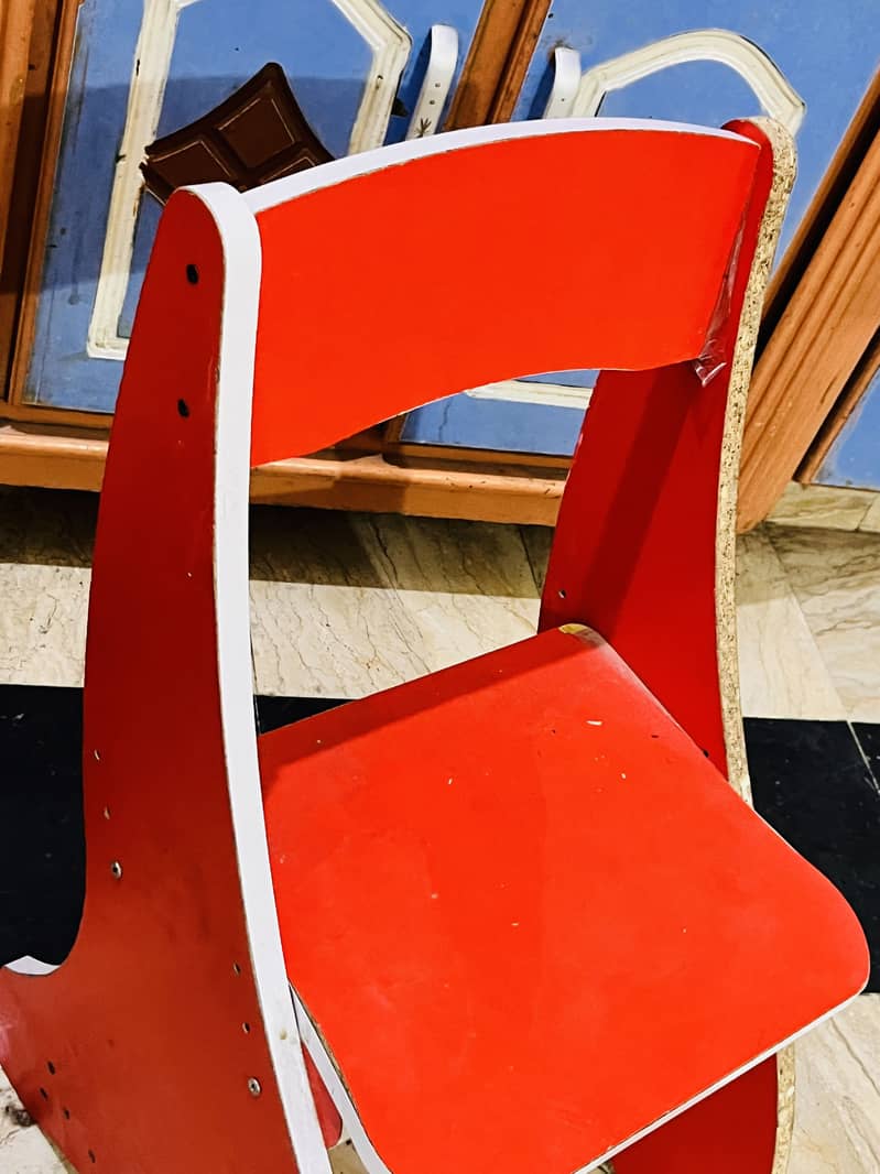 KIDS STUDY TABLE 4