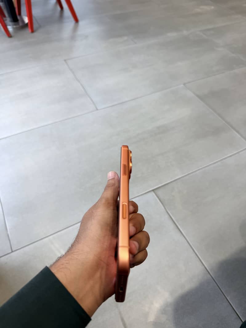 Apple iPhone 17 Pro Max 2