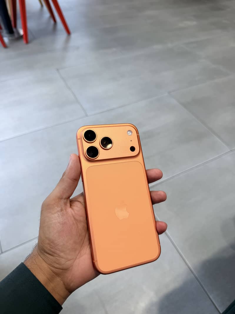 Apple iPhone 17 Pro Max 3