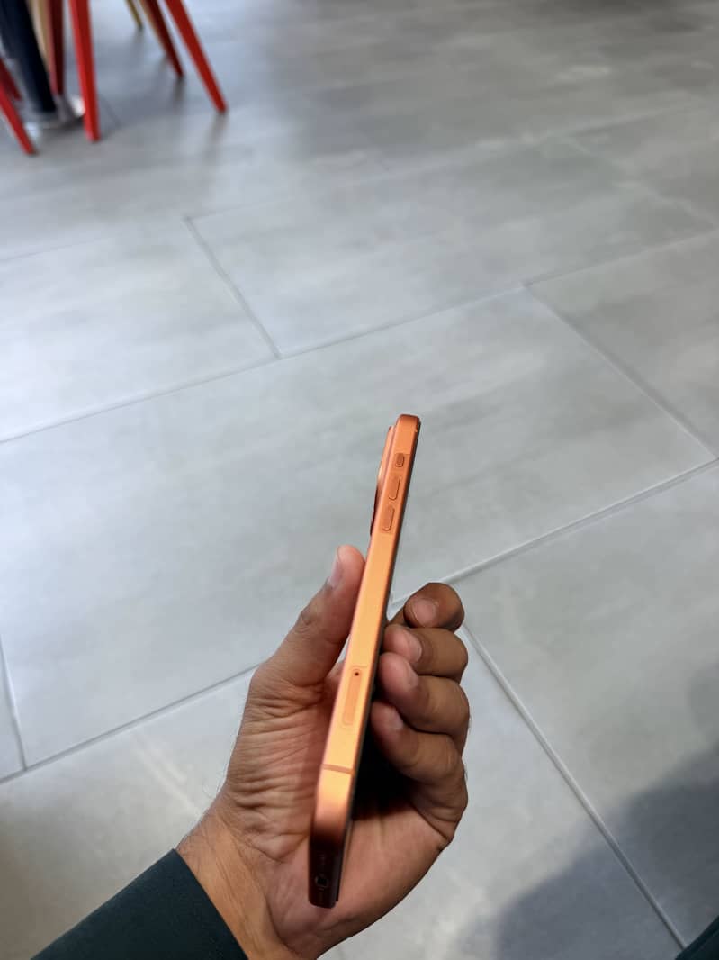 Apple iPhone 17 Pro Max 5