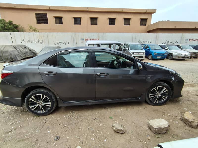 Toyota Corolla Altis 2017 3