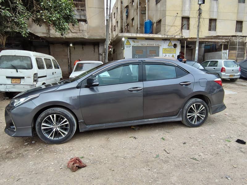 Toyota Corolla Altis 2017 4