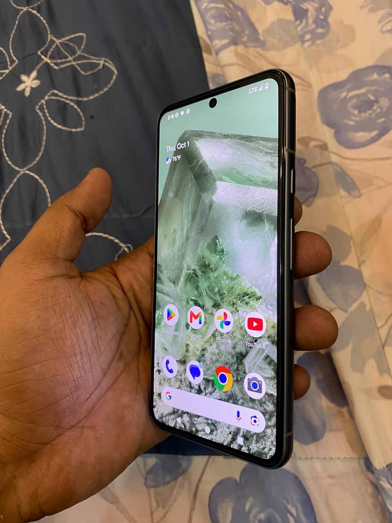Google Pixel 8 2