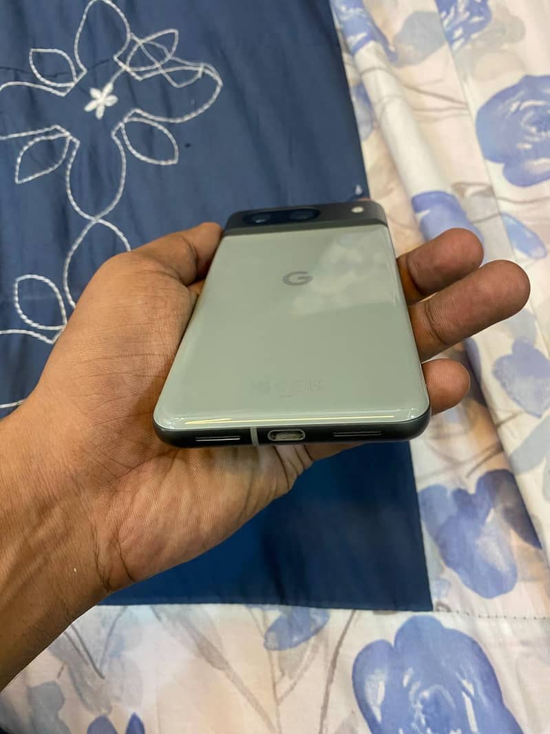 Google Pixel 8 5