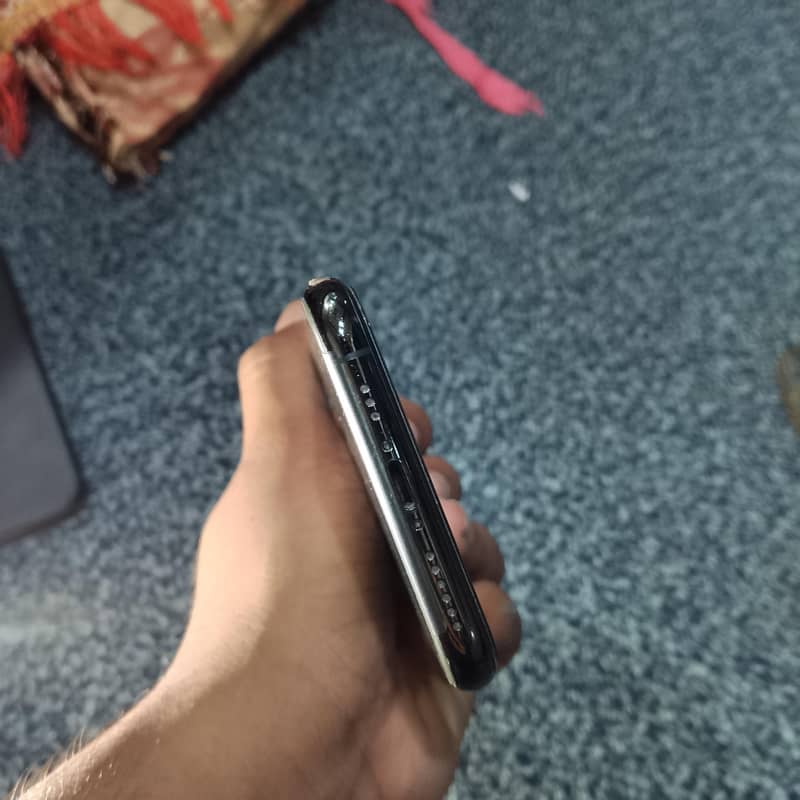 Apple iPhone 11 Pro 1