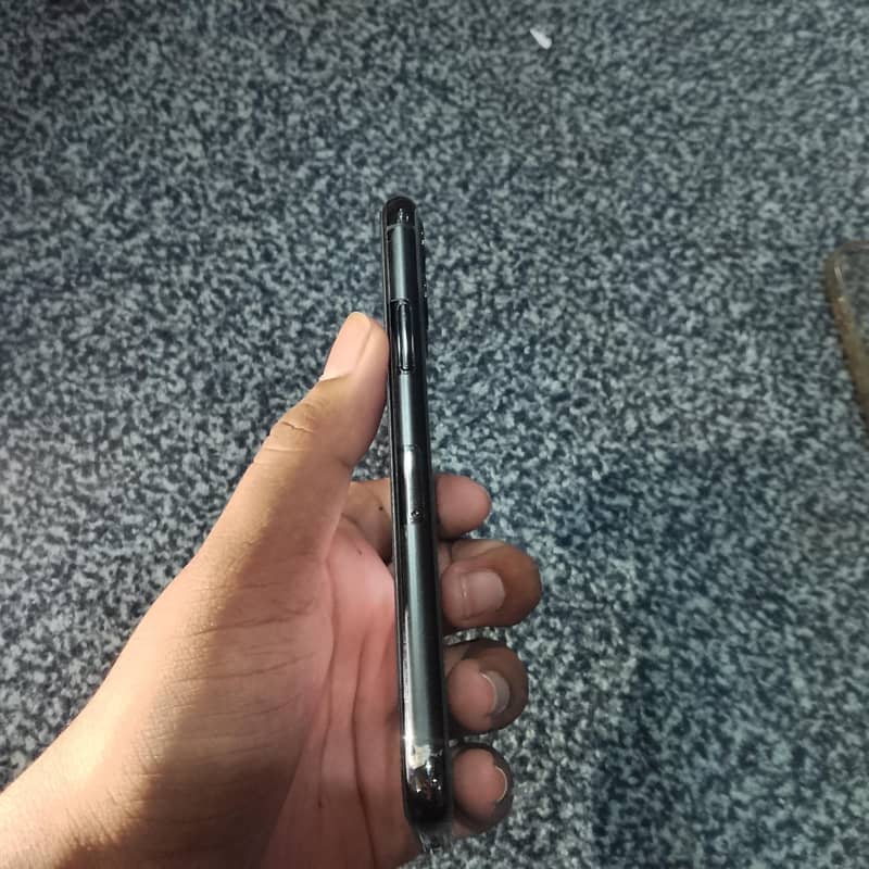 Apple iPhone 11 Pro 3