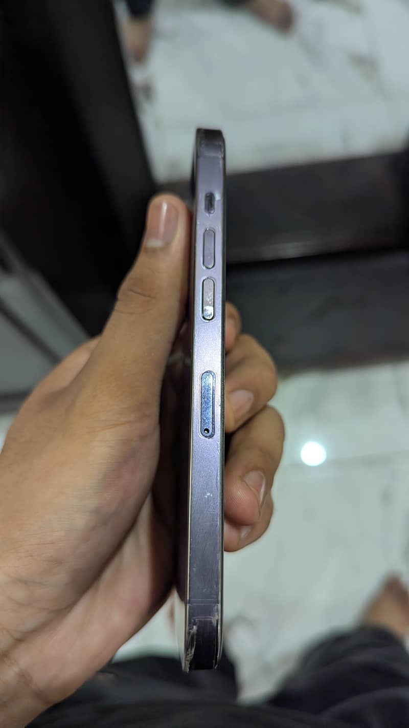 Apple iPhone 14 Pro 2