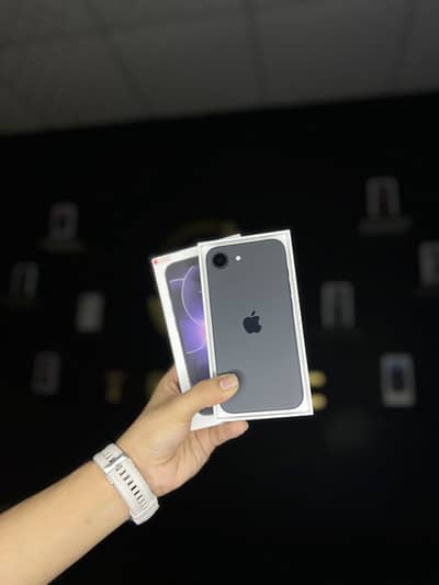 Apple iPhone 17e NON PTA SimLock 256-GB