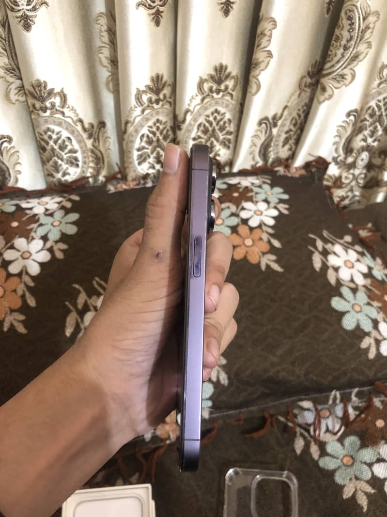 Apple iPhone 14 Pro 2