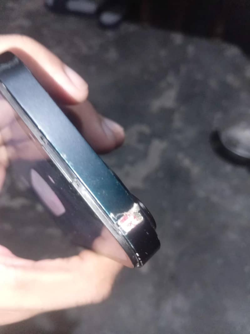 Apple iPhone 14 3