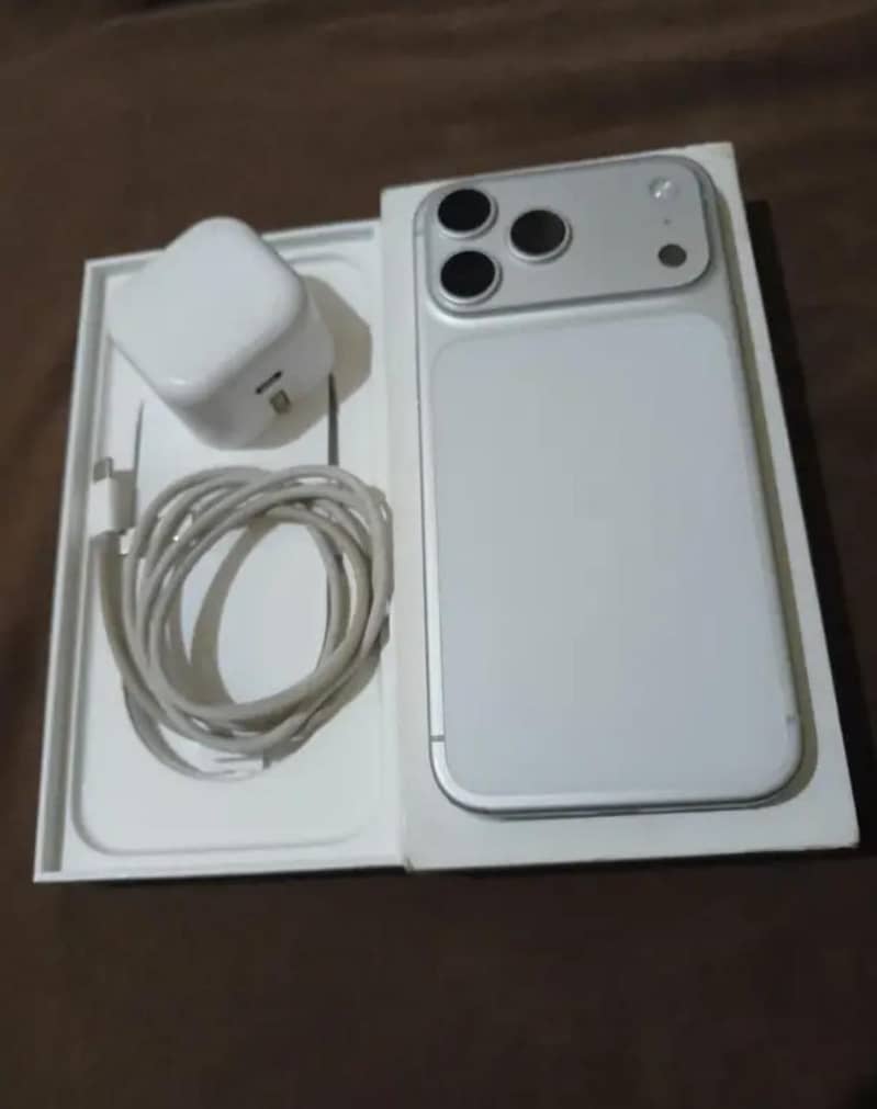 Apple iPhone 17 Pro Max 0