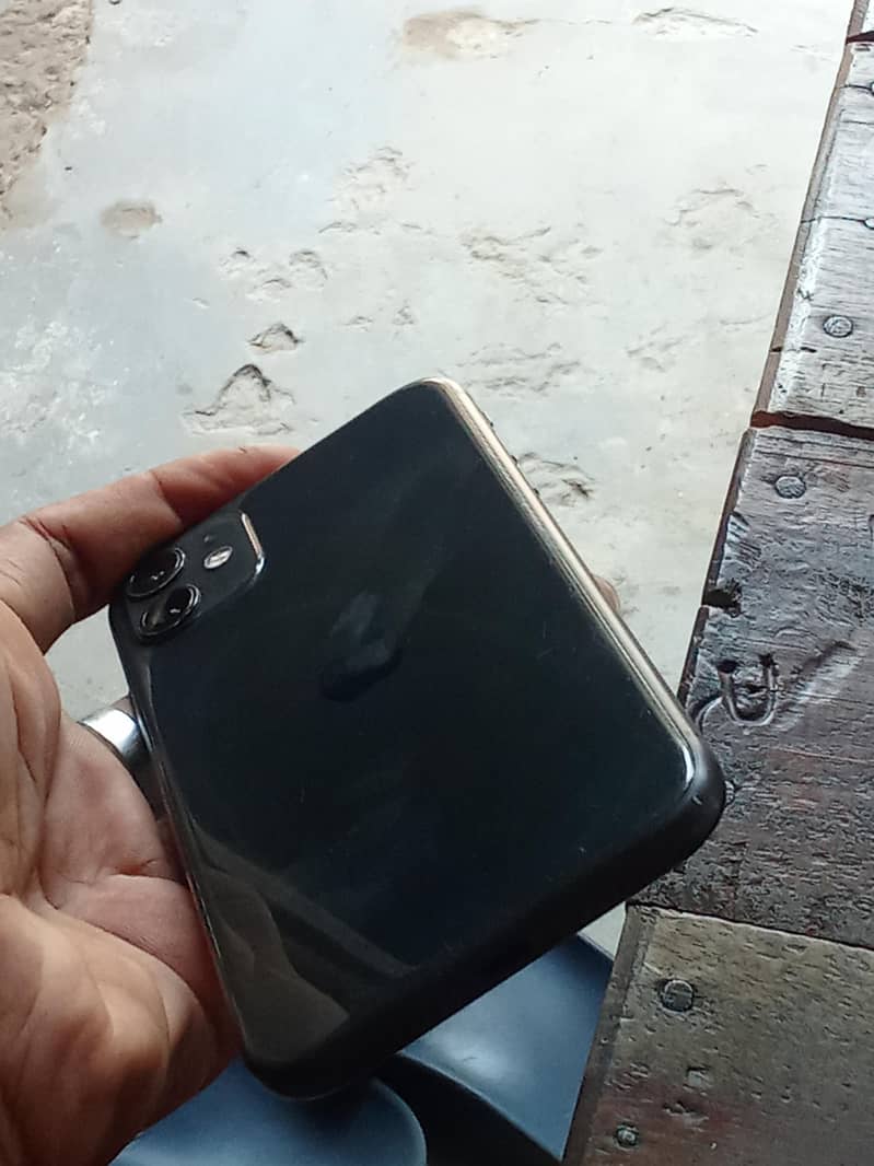 Apple iPhone 11 3