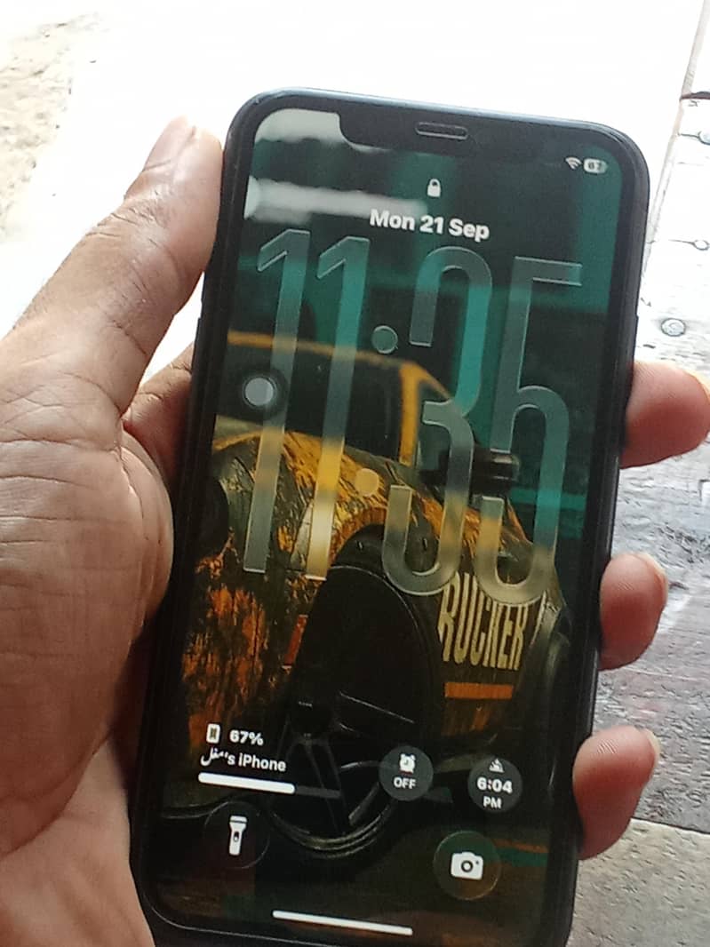 Apple iPhone 11 4